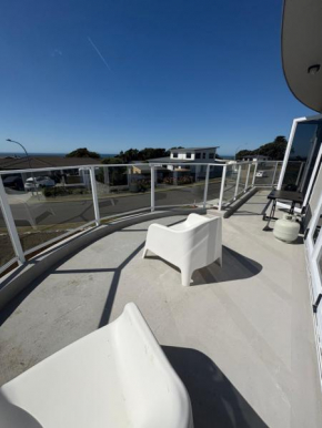 The lookout, New Plymouth